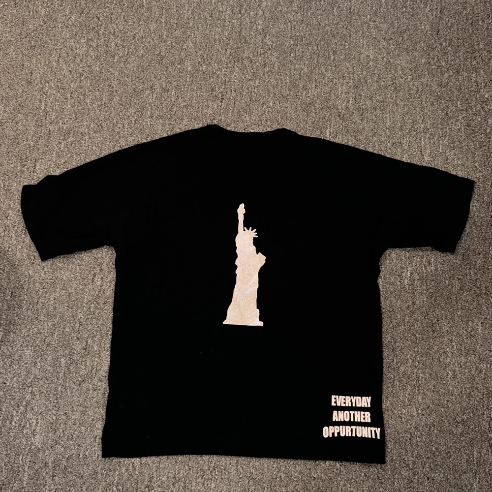 Uniqlo x Every Day t shirt